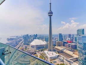 Presidential 2 plus 1BR Condo, Entertainment District - Downtown with CN Tower View, Balcony, Pool & Hot Tub